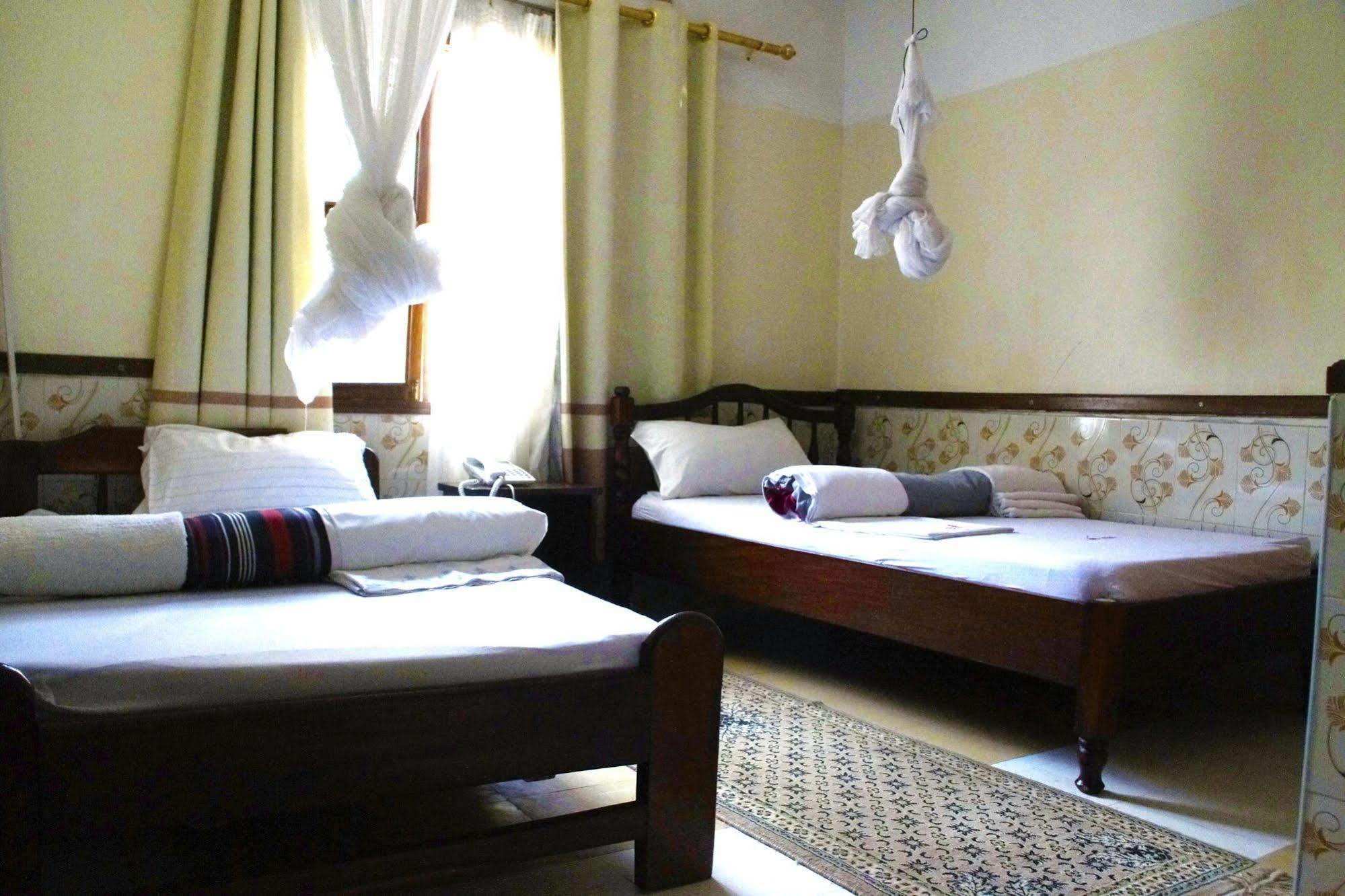 Keba Inn Lyamutundwe Exterior foto