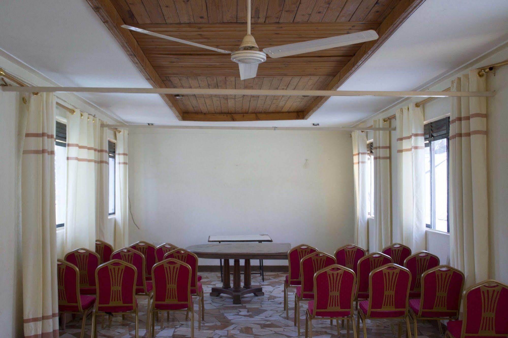 Keba Inn Lyamutundwe Exterior foto